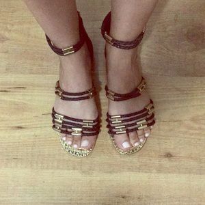 BCBGMAXAZRIA Black and gold sandals size 6.5